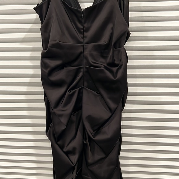 XSCAPE COCKTAIL DRESS W/ FLATTERING RUCHING W/ BACK ZIPPER - Picture 6 of 10